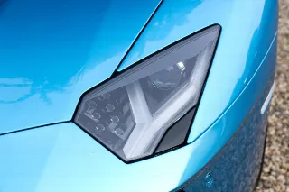 Foto 26 di 115: Lamborghini Aventador S Roadster “Blu Aegir over Bianco Polar”