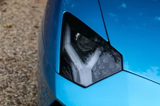 Foto 27 di 115: Lamborghini Aventador S Roadster “Blu Aegir over Bianco Polar”