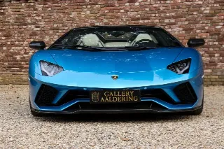 Foto 28 di 115: Lamborghini Aventador S Roadster “Blu Aegir over Bianco Polar”