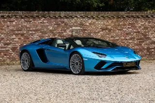 Foto 32 di 115: Lamborghini Aventador S Roadster “Blu Aegir over Bianco Polar”