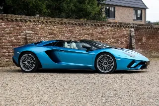 Foto 34 di 115: Lamborghini Aventador S Roadster “Blu Aegir over Bianco Polar”