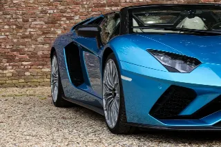 Foto 40 di 115: Lamborghini Aventador S Roadster “Blu Aegir over Bianco Polar”