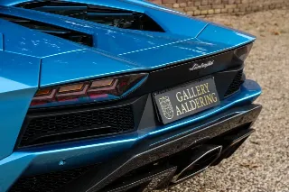 Foto 49 di 115: Lamborghini Aventador S Roadster “Blu Aegir over Bianco Polar”