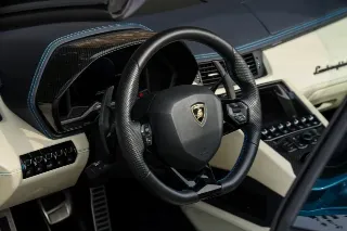 Foto 54 di 115: Lamborghini Aventador S Roadster “Blu Aegir over Bianco Polar”