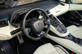 Foto 80 di 115: Lamborghini Aventador S Roadster “Blu Aegir over Bianco Polar”