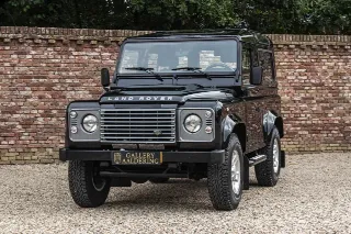 Foto 22 di 102: Land Rover Defender 90 Station Wagon “1st owner and 131.000 kms”
