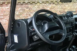 Foto 35 di 102: Land Rover Defender 90 Station Wagon “1st owner and 131.000 kms”