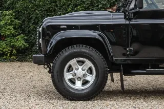 Foto 49 di 102: Land Rover Defender 90 Station Wagon “1st owner and 131.000 kms”