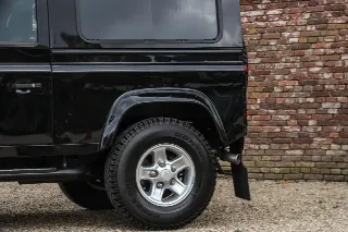 Foto 50 di 102: Land Rover Defender 90 Station Wagon “1st owner and 131.000 kms”
