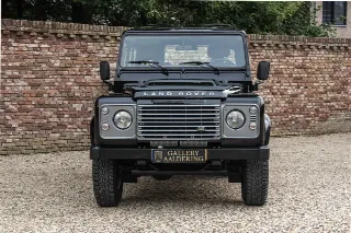 Foto 5 di 102: Land Rover Defender 90 Station Wagon “1st owner and 131.000 kms”