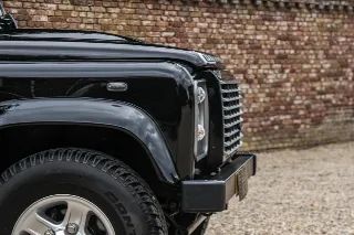 Foto 71 di 102: Land Rover Defender 90 Station Wagon “1st owner and 131.000 kms”