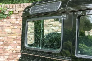 Foto 72 di 102: Land Rover Defender 90 Station Wagon “1st owner and 131.000 kms”