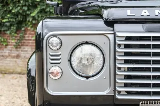 Foto 79 di 102: Land Rover Defender 90 Station Wagon “1st owner and 131.000 kms”