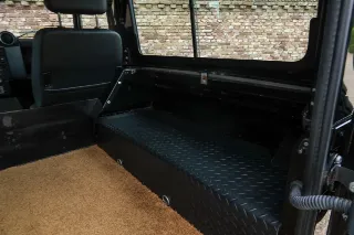 Foto 85 di 102: Land Rover Defender 90 Station Wagon “1st owner and 131.000 kms”