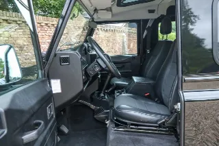 Foto 86 di 102: Land Rover Defender 90 Station Wagon “1st owner and 131.000 kms”