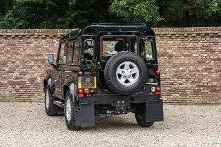 Foto 88 di 102: Land Rover Defender 90 Station Wagon “1st owner and 131.000 kms”