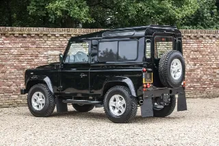 Foto 89 di 102: Land Rover Defender 90 Station Wagon “1st owner and 131.000 kms”