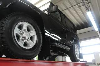 Foto 8 di 102: Land Rover Defender 90 Station Wagon “1st owner and 131.000 kms”