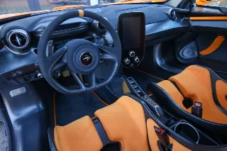 Foto 20 di 83: McLaren Senna LM “Papaya Orange with 727 kms”