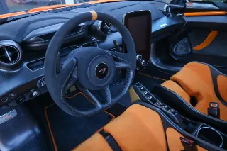 Foto 25 di 83: McLaren Senna LM “Papaya Orange with 727 kms”