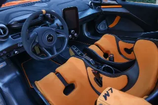 Foto 27 di 83: McLaren Senna LM “Papaya Orange with 727 kms”