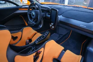 Foto 39 di 83: McLaren Senna LM “Papaya Orange with 727 kms”