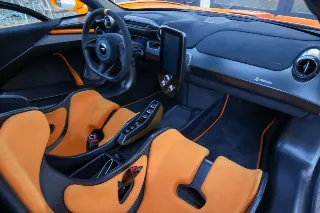 Foto 49 di 83: McLaren Senna LM “Papaya Orange with 727 kms”