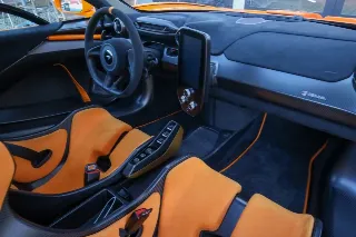 Foto 51 di 83: McLaren Senna LM “Papaya Orange with 727 kms”