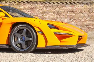 Foto 59 di 83: McLaren Senna LM “Papaya Orange with 727 kms”