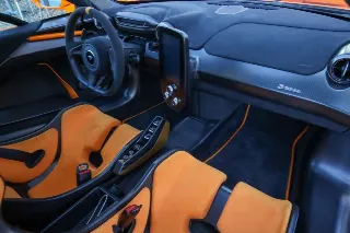 Foto 61 di 83: McLaren Senna LM “Papaya Orange with 727 kms”