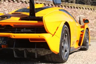 Foto 78 di 83: McLaren Senna LM “Papaya Orange with 727 kms”