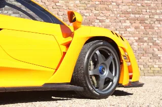 Foto 82 di 83: McLaren Senna LM “Papaya Orange with 727 kms”