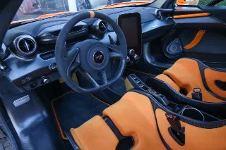 Foto 8 di 83: McLaren Senna LM “Papaya Orange with 727 kms”