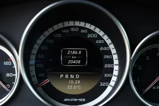 Foto 10 di 76: Mercedes-Benz C 63 AMG Designo Porcelain Interior “Less than 21.000 kms”