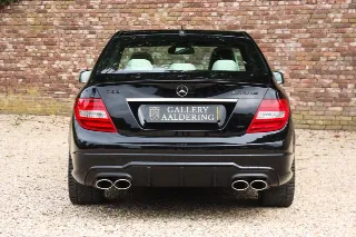 Foto 20 di 76: Mercedes-Benz C 63 AMG Designo Porcelain Interior “Less than 21.000 kms”