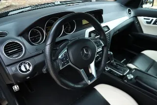 Foto 27 di 76: Mercedes-Benz C 63 AMG Designo Porcelain Interior “Less than 21.000 kms”