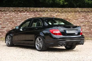 Foto 2 di 76: Mercedes-Benz C 63 AMG Designo Porcelain Interior “Less than 21.000 kms”