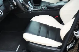 Foto 31 di 76: Mercedes-Benz C 63 AMG Designo Porcelain Interior “Less than 21.000 kms”