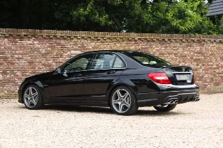 Foto 38 di 76: Mercedes-Benz C 63 AMG Designo Porcelain Interior “Less than 21.000 kms”