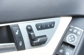 Foto 42 di 76: Mercedes-Benz C 63 AMG Designo Porcelain Interior “Less than 21.000 kms”