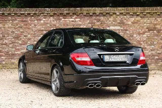 Foto 46 di 76: Mercedes-Benz C 63 AMG Designo Porcelain Interior “Less than 21.000 kms”
