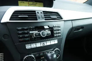 Foto 53 di 76: Mercedes-Benz C 63 AMG Designo Porcelain Interior “Less than 21.000 kms”