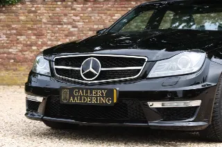 Foto 62 di 76: Mercedes-Benz C 63 AMG Designo Porcelain Interior “Less than 21.000 kms”
