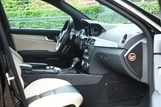 Foto 66 di 76: Mercedes-Benz C 63 AMG Designo Porcelain Interior “Less than 21.000 kms”