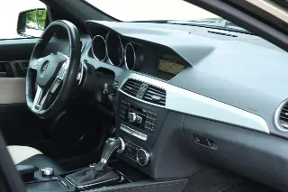 Foto 67 di 76: Mercedes-Benz C 63 AMG Designo Porcelain Interior “Less than 21.000 kms”