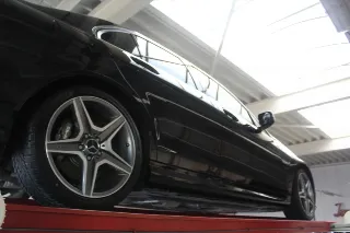 Foto 70 di 76: Mercedes-Benz C 63 AMG Designo Porcelain Interior “Less than 21.000 kms”