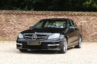 Foto 75 di 76: Mercedes-Benz C 63 AMG Designo Porcelain Interior “Less than 21.000 kms”