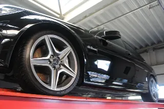 Foto 7 di 76: Mercedes-Benz C 63 AMG Designo Porcelain Interior “Less than 21.000 kms”