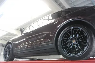 Foto 10 di 128: Porsche Macan 4S “Copper Ruby Metallic” PRICE INCL. VAT!