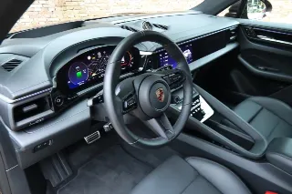 Foto 114 di 128: Porsche Macan 4S “Copper Ruby Metallic” PRICE INCL. VAT!